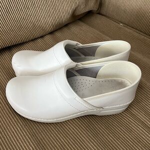 Dansko white nursing clogs - size 40